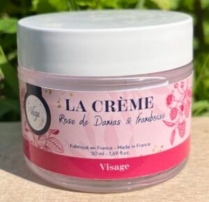 Cosmétique naturelle bio minimaliste rose de Damas, framboise et olivier